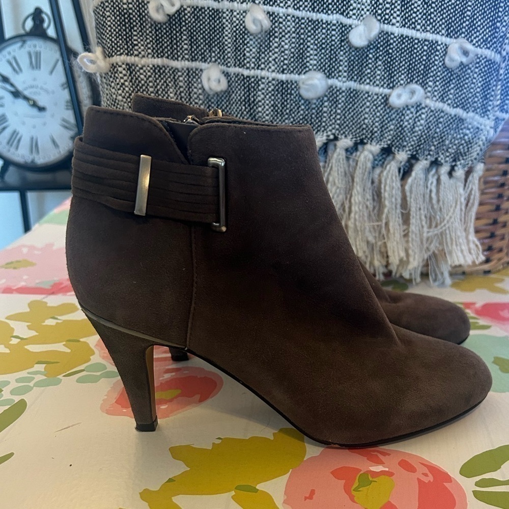Vince Camuto Shoes | Vince Camuto Vinisha
Bootie | Color: Gray | Size:6